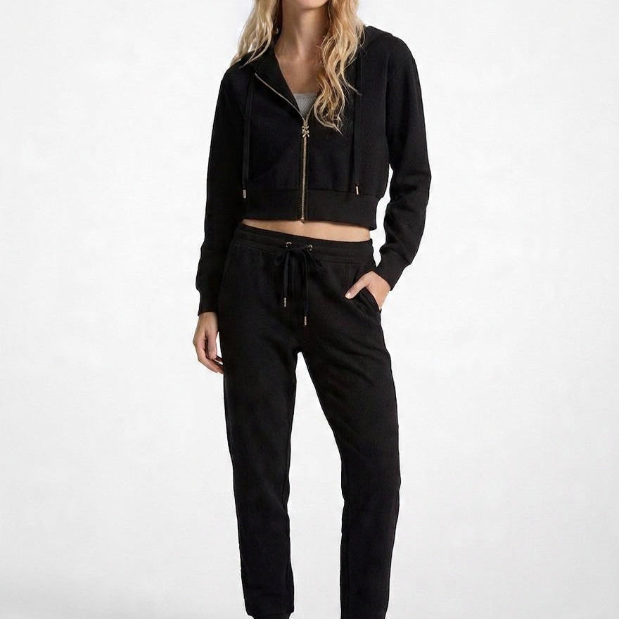 Chandal completo negro con sudadera con cremallera y colgante MK